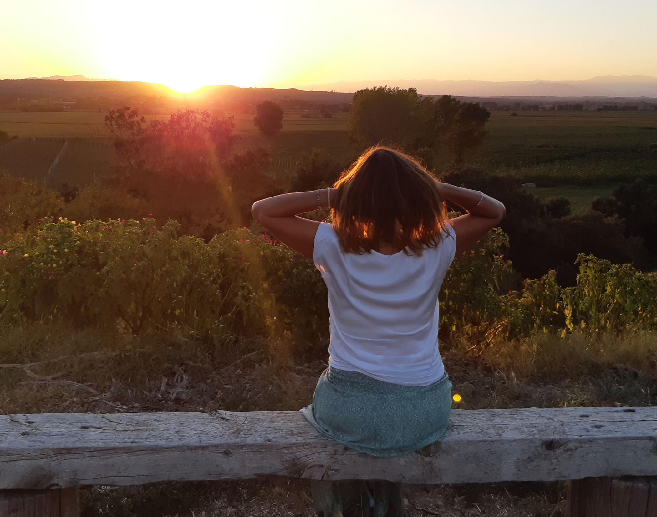 la lateral, assistent virtual Clienta gaudint posta de sol